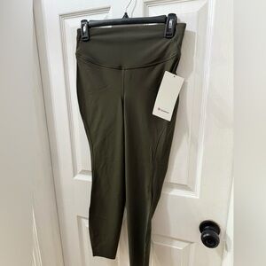 Lululemon Base Race HR Tight 25’- Size 8 NWT